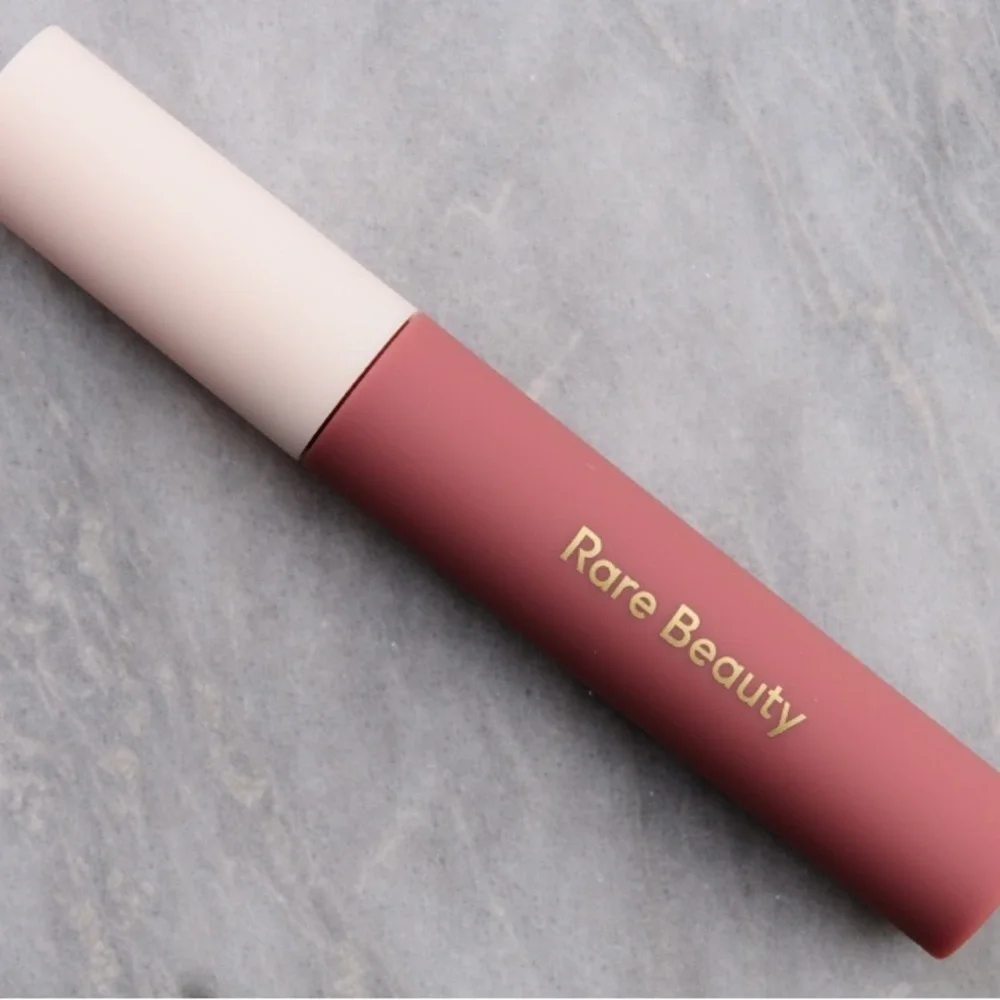 RARE BEAUTY LIP SOUFFLE MATTE CREAM LIPSTICK - COURAGE COLOR